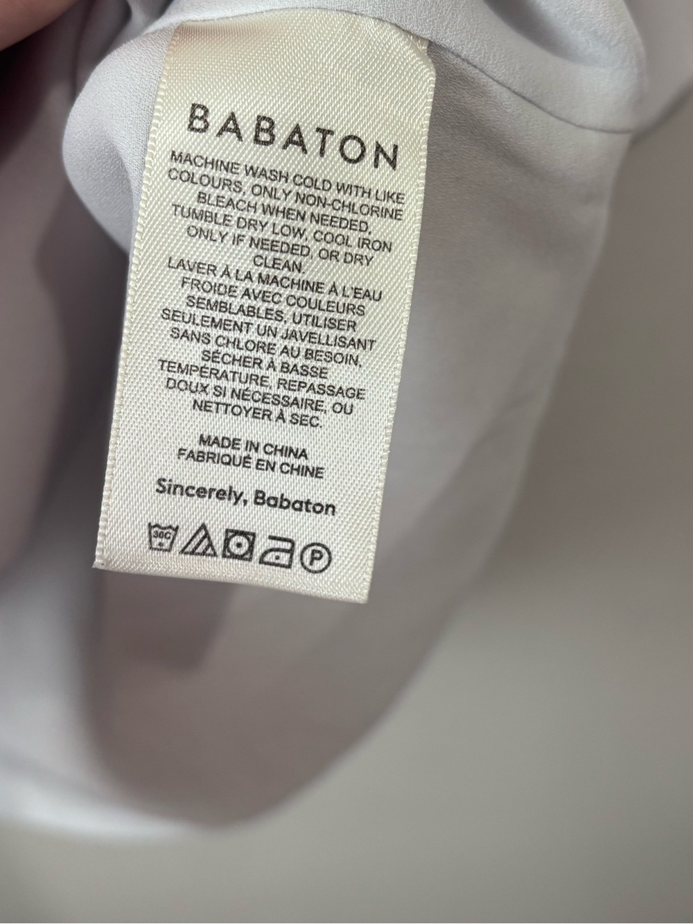 Babaton by Aritzia Murphy Short-Sleeve Crepe V-Neck Blouse | Size 1X - Picture 5 of 6